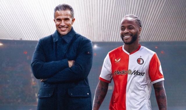 B体育官网-斯特林自由转会费耶诺德 不选热刺因他相信范佩西