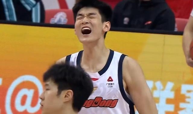 b体育官网首页-生涯之夜！王洪泽22分8板创赛季新高 加时关键扣篮激情怒吼