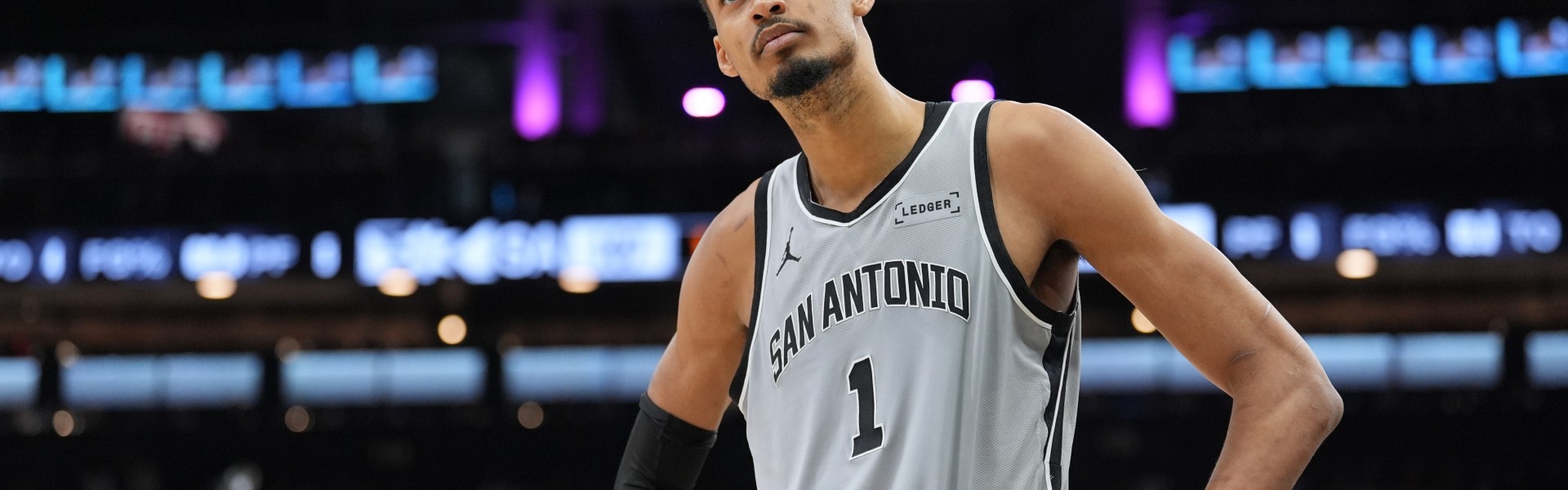 B体育下载-赛后在技术台干嘛？文班：他们修正了我的数据 漏了我一次盖帽